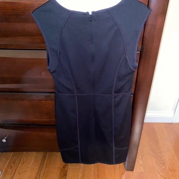 Professional dress - Picture 2 of 3